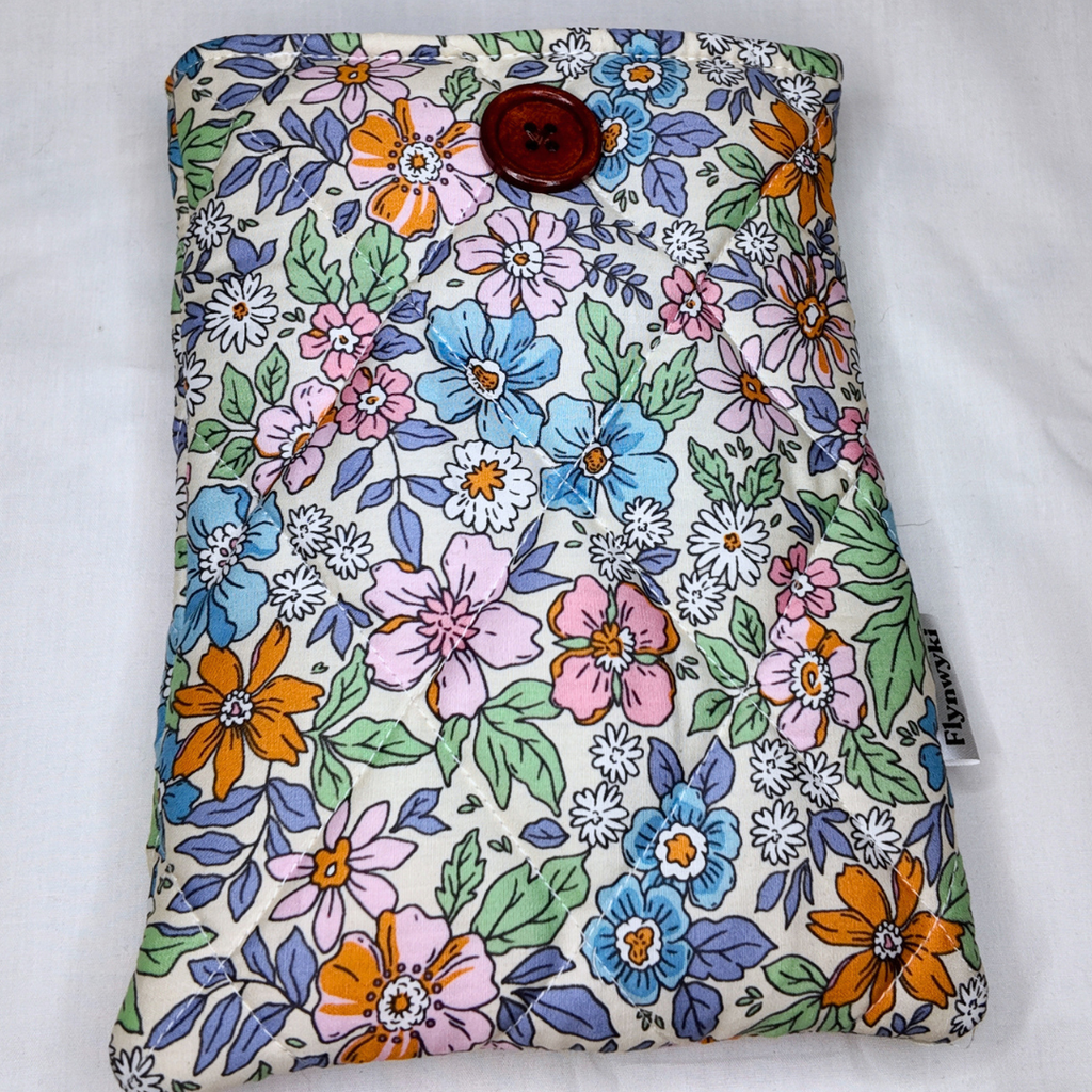 Small Retro Floral Book Sleeve